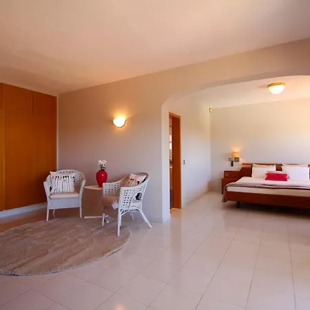 Grande Luxury Pool Sauna Tennis Porches (Algarve)