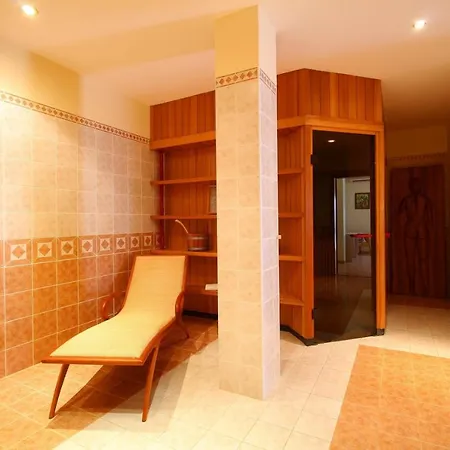 Grande Luxury Pool Sauna Tennis * 포르체스